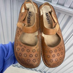 ALEGRIA Leather Shoes Size 37 6.5